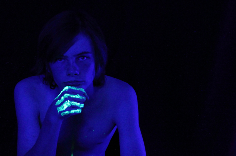 Illustration for article titled 10 Psychedelic Blacklight Portraits